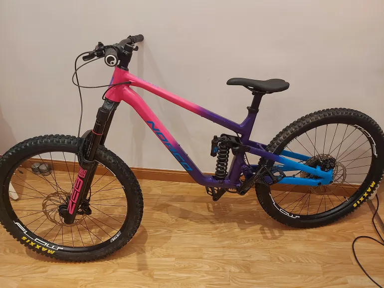 Used Norco Shore 2 2022 Mountainbike, Violett, 27.5 — image 1 of 5